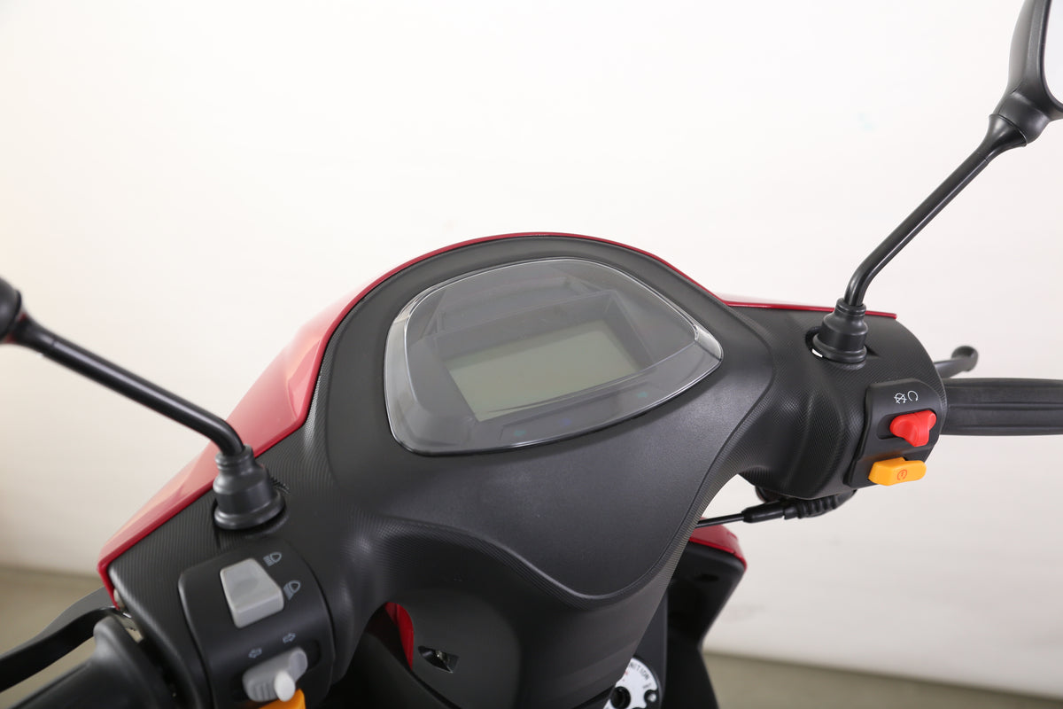 IceBear Cali 50cc Scooter (PMZ50-2) - 0E4B8808
